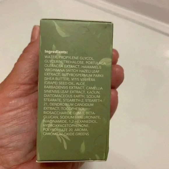 Green Face Sticks - Picture 2 of 4